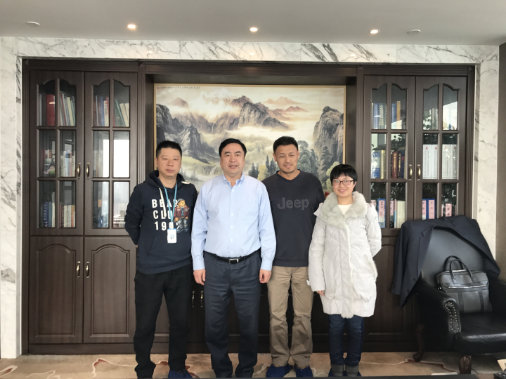 6-趙振元同志和新疆分院張松濤、總包公司房弢、潘柯樾親切合影.jpg