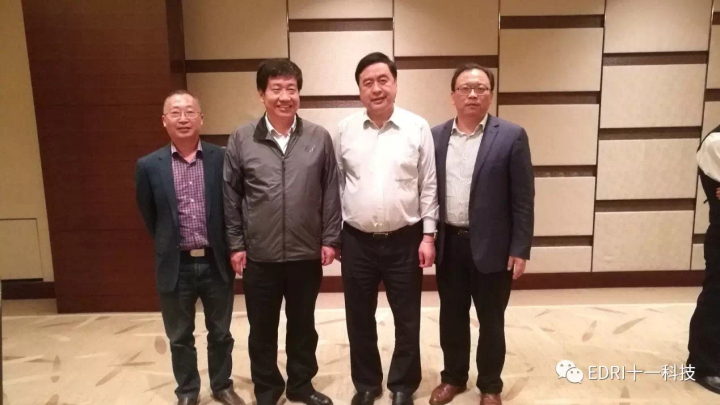 3-趙振元同志與劉濟(jì)東、樊后檐、王明云同志親切合影.jpg